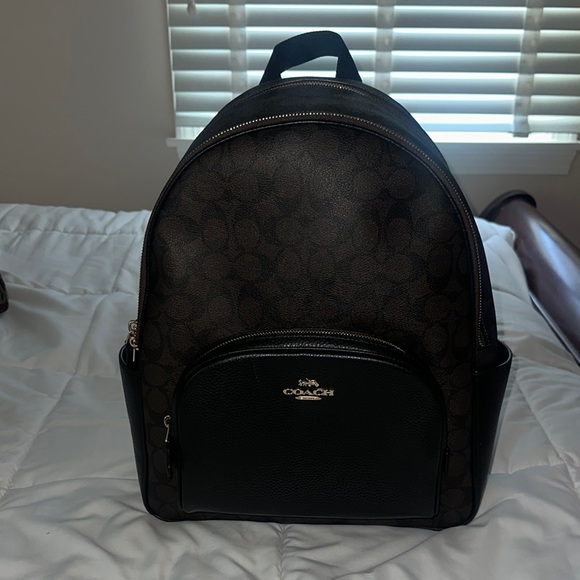 Coach Large Court Backpack Signature - Picture 2 of 5
